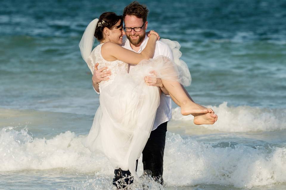 Zanzibar couple trash dress