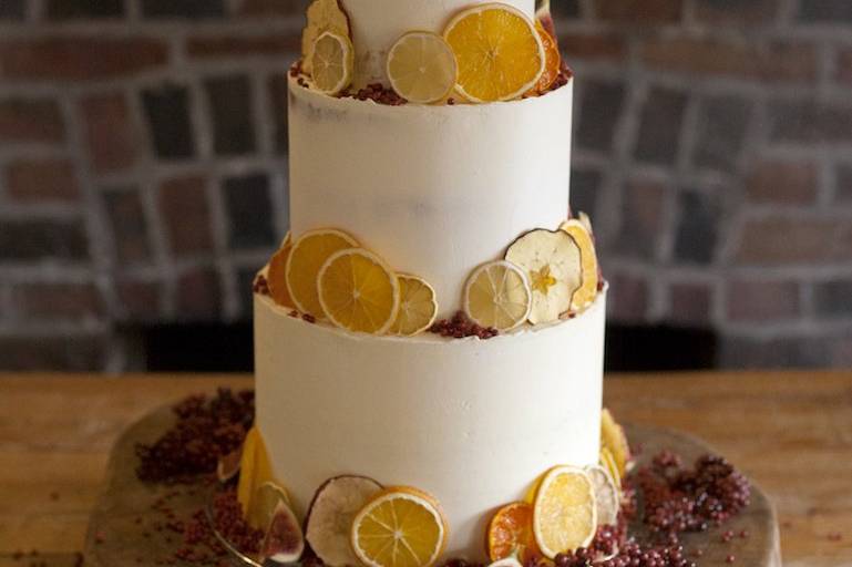 Dehydrated fruit & pink pepper