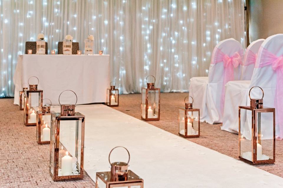 Elegant aisle decor