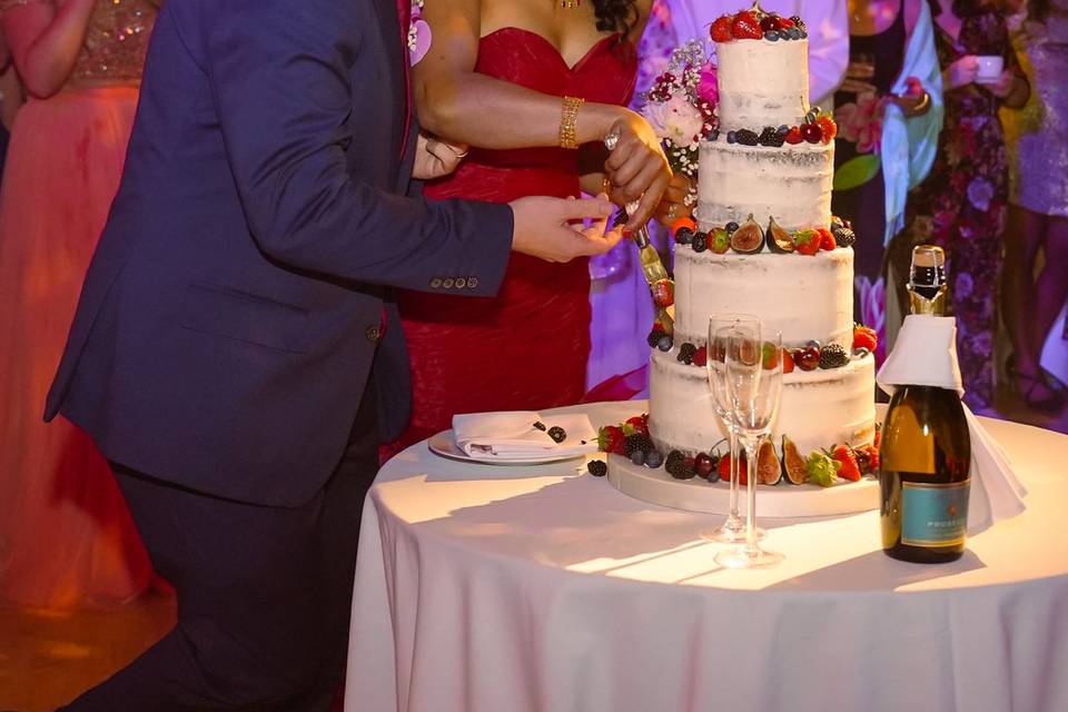 Cake cutting