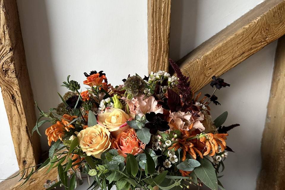 Autumnal brides bouquet