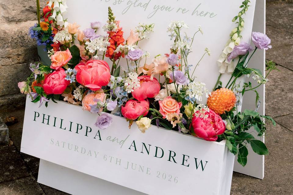 Welcome sign flowers