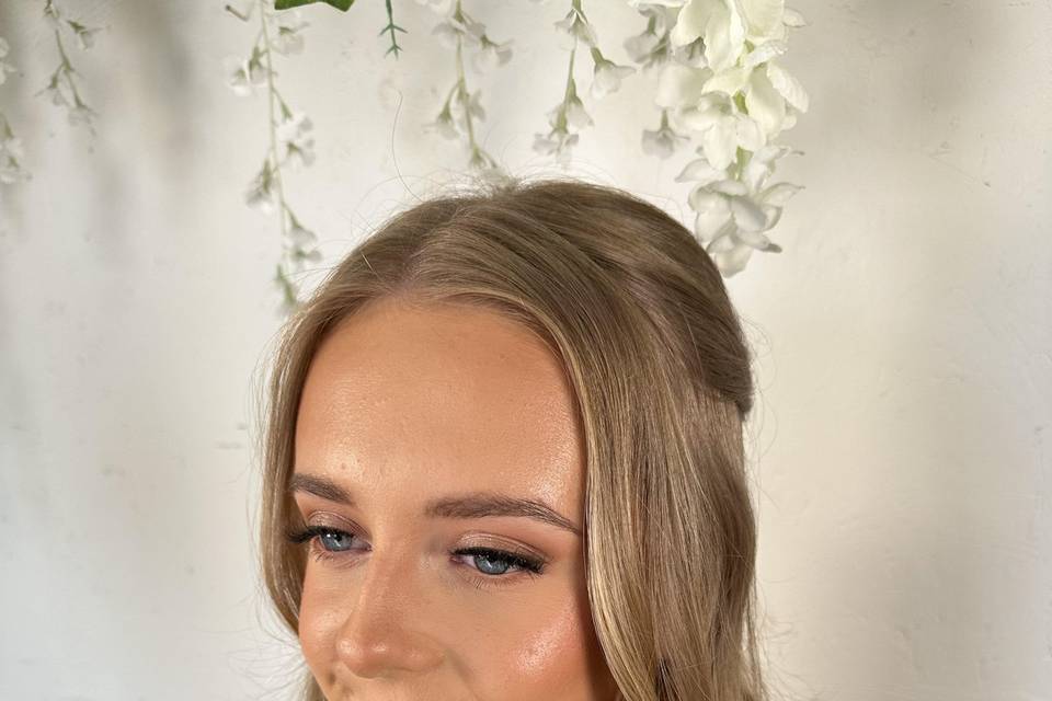 Prom neutral makeup