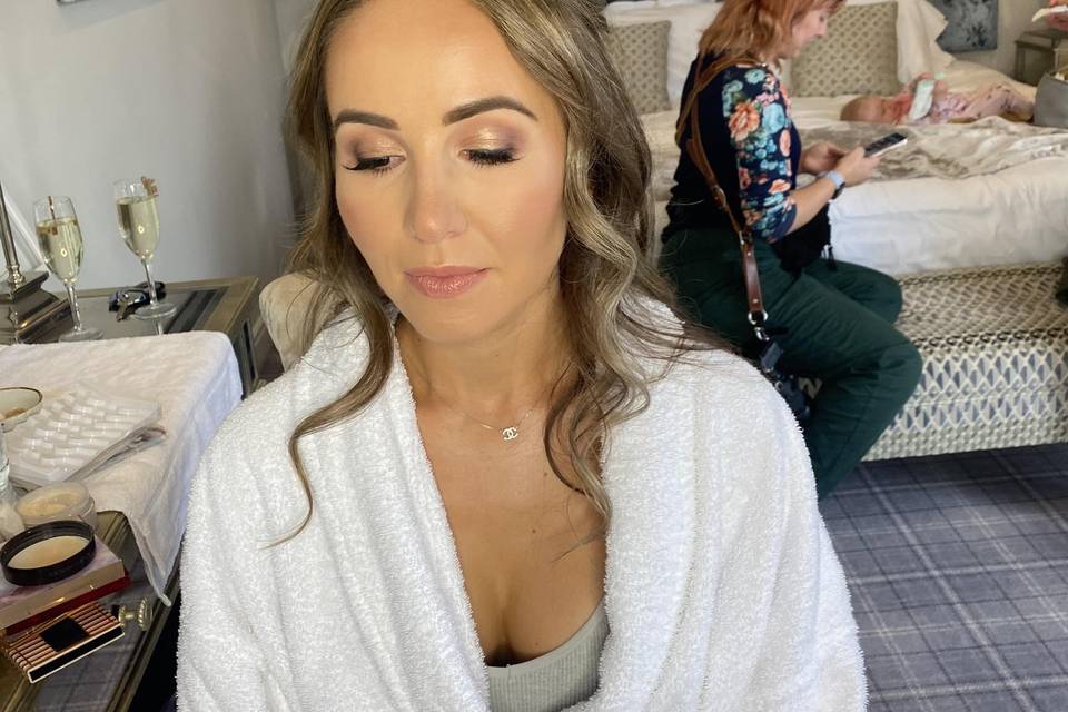 Soft bridesmaid makeup