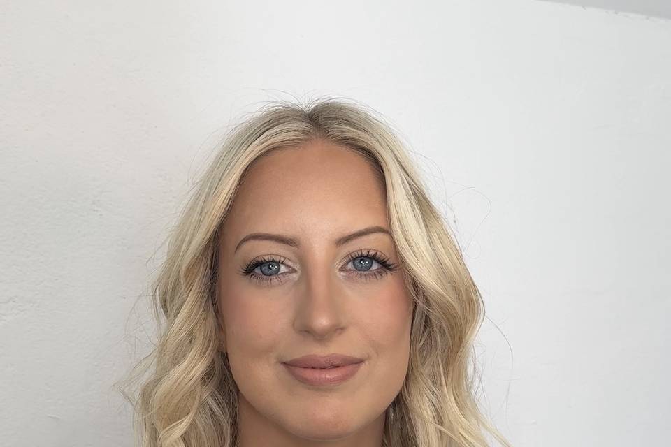 Full coverage soft glam