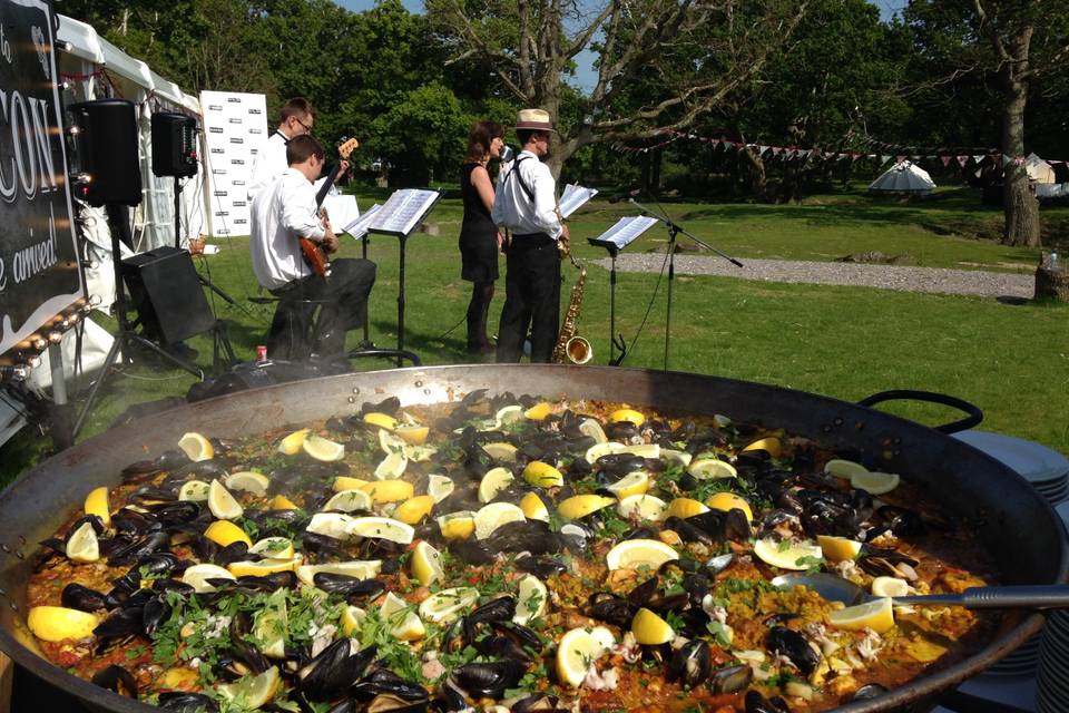 Jazz and paella to keep wedding guests happy