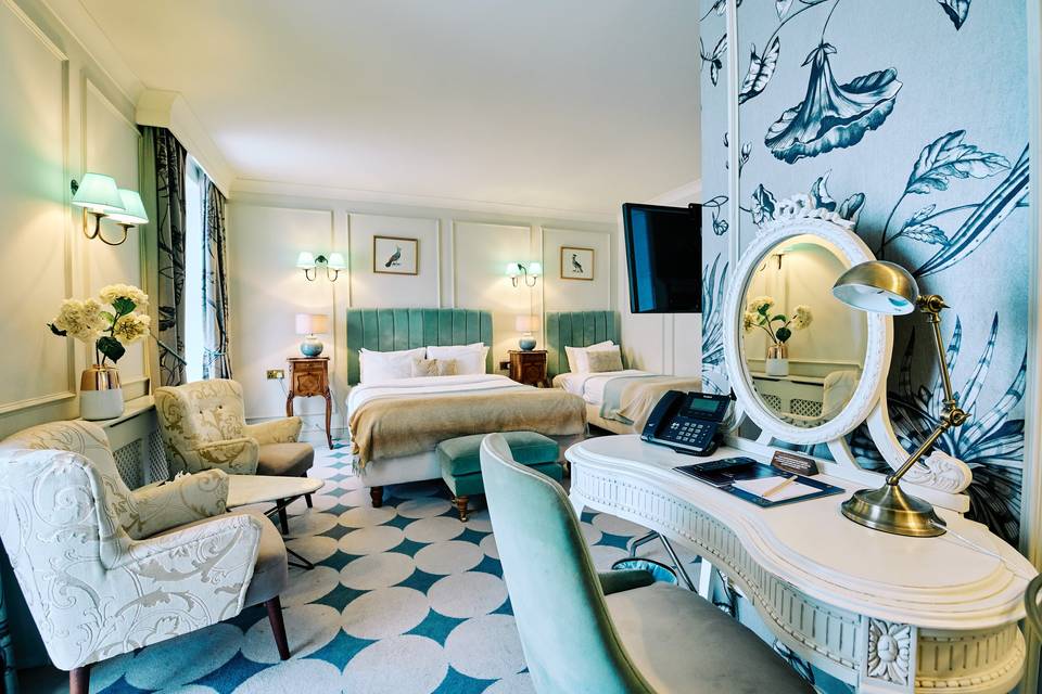 Astley Interconnecting room