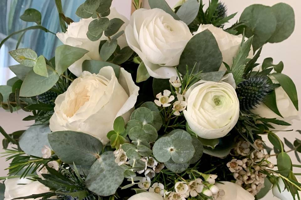 Neutral bridal bouquet