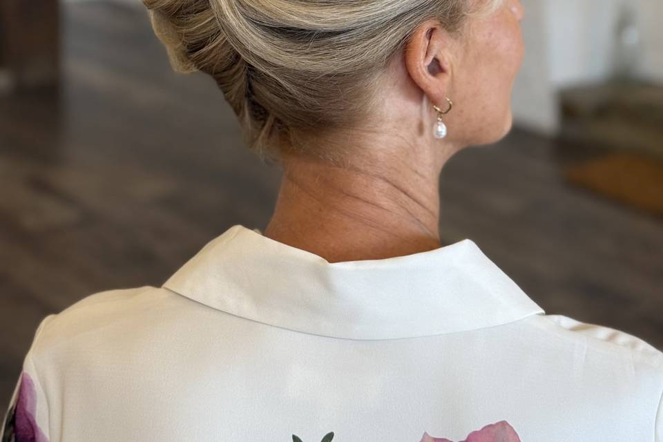 Mid height updo
