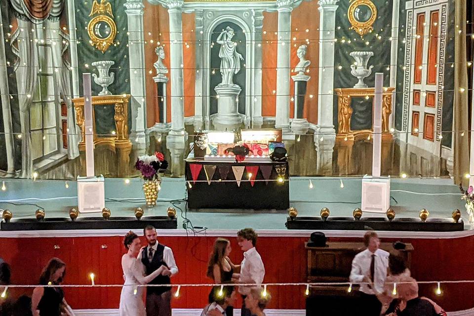 Vintage Wedding DJ in action