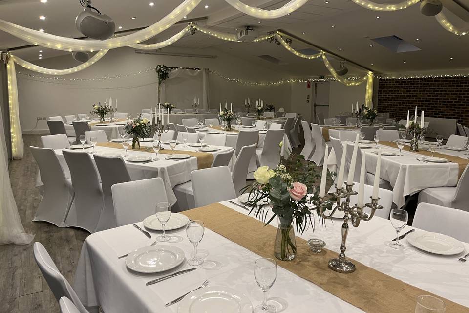 Platinum decor, hessian runner