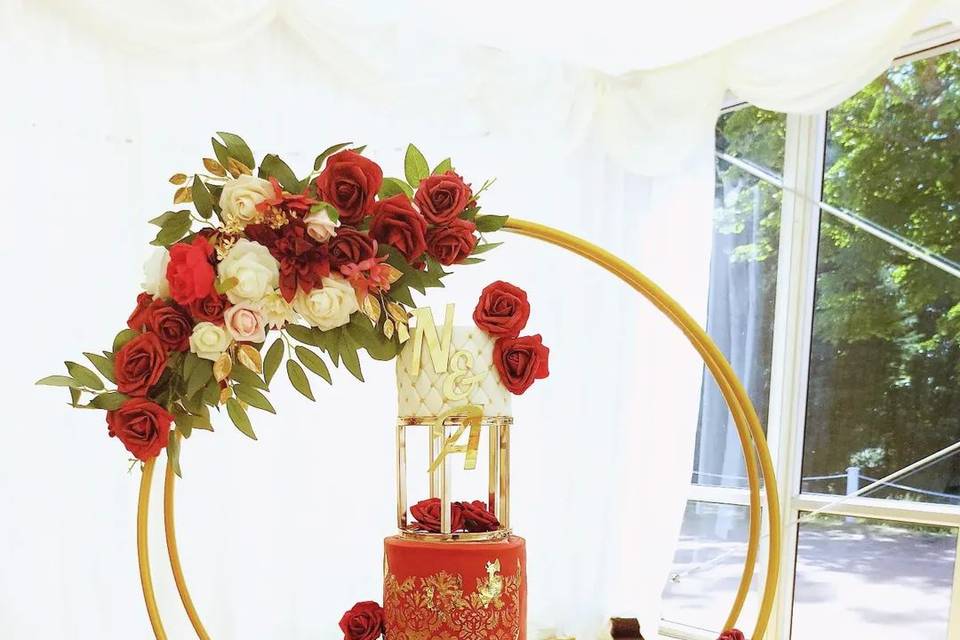 Double hoop wedding cake