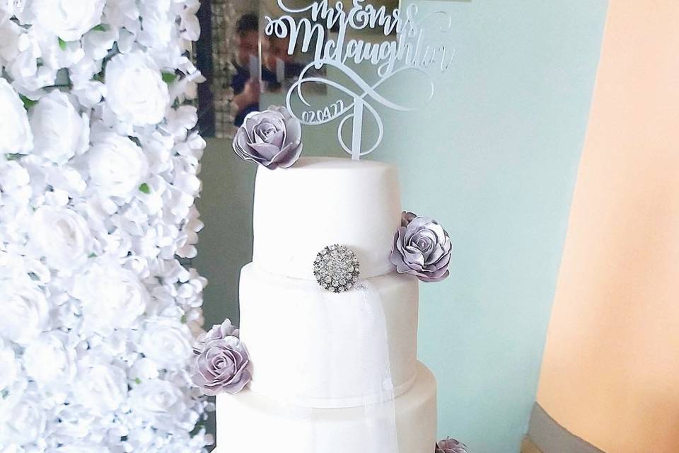 4 tier classic fondant cake