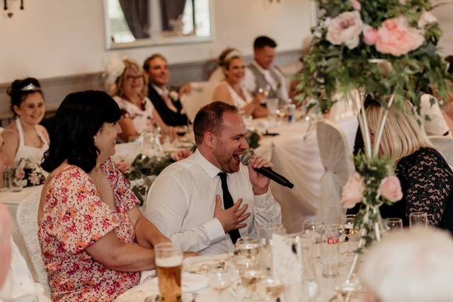 Singer Waiter