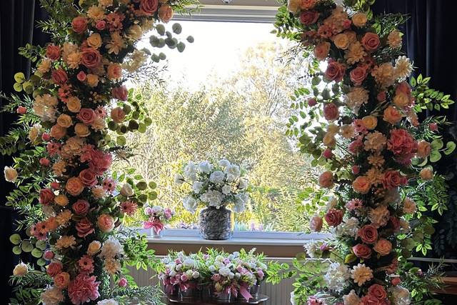 Luxury Full Floral WeddingArch