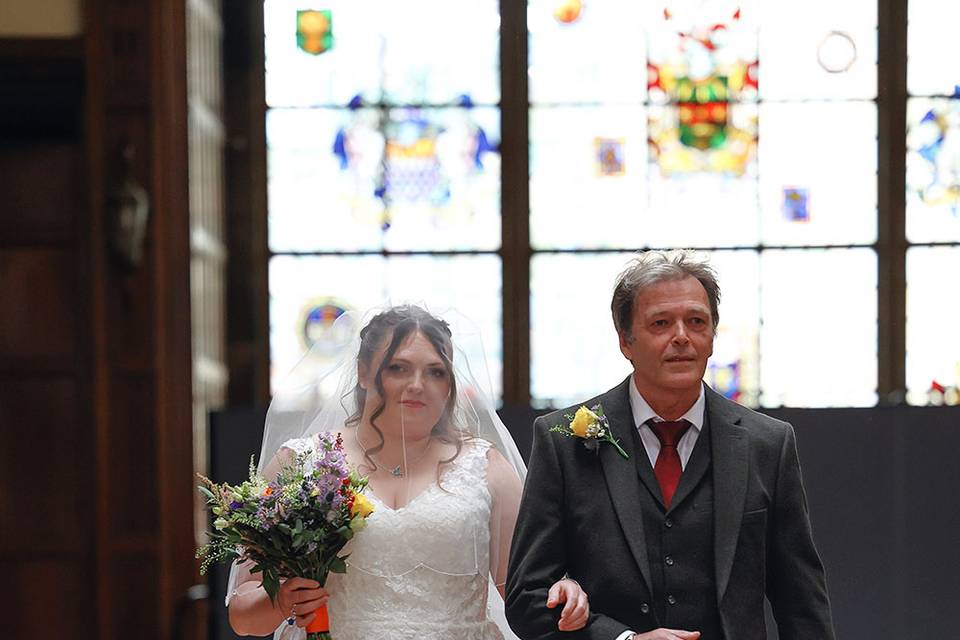 Bride arrival Guildhall Hull