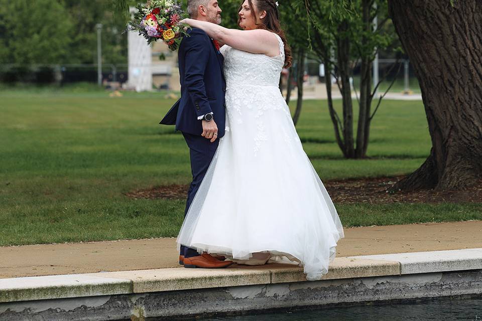 Hull Queens Gardens couple