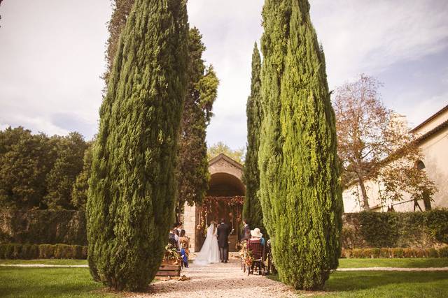 Civil or symbolic ceremony