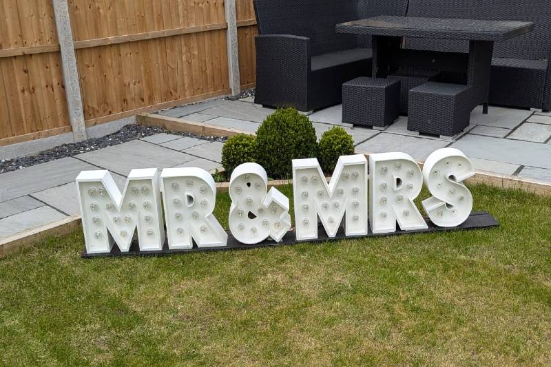 Mr & Mrs - Light Up Letters