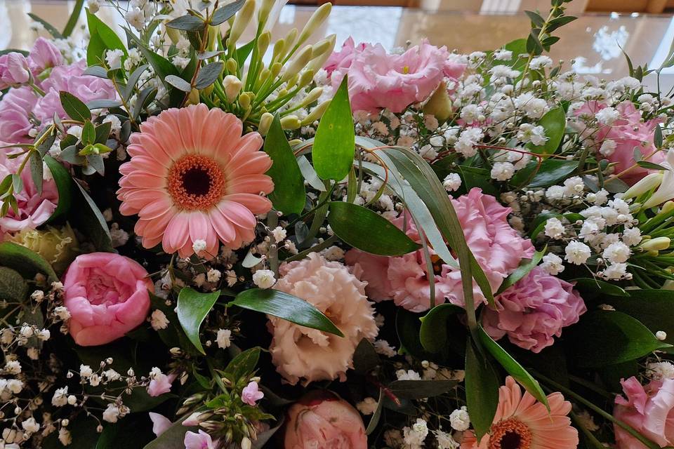 Signing Table Arrangement