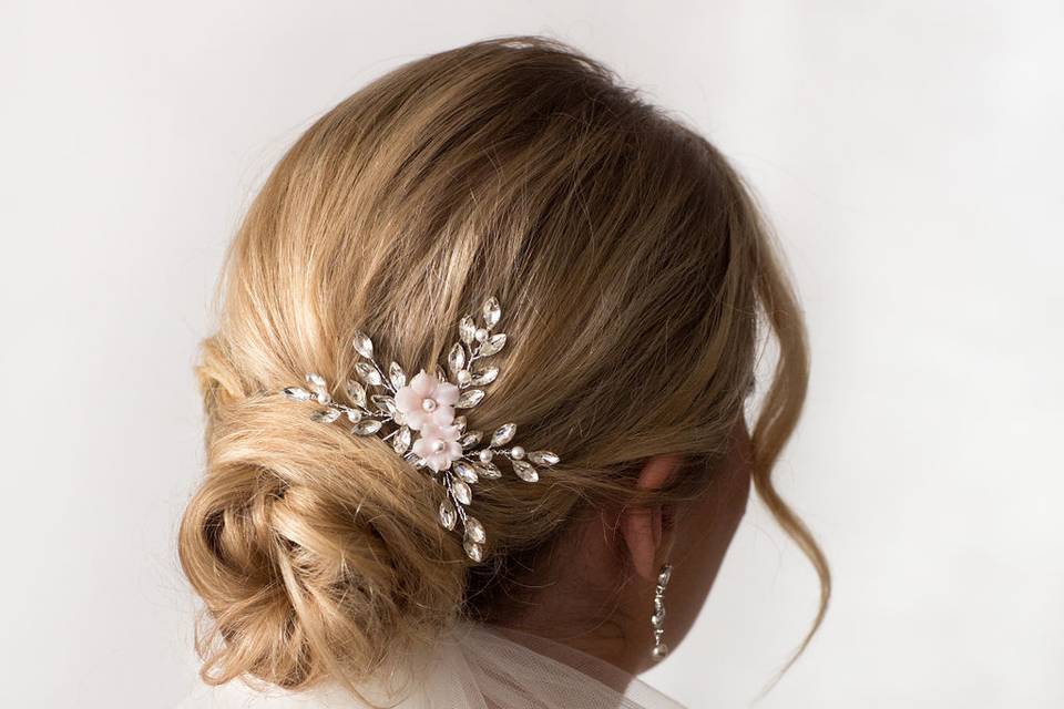 Blush hair pins