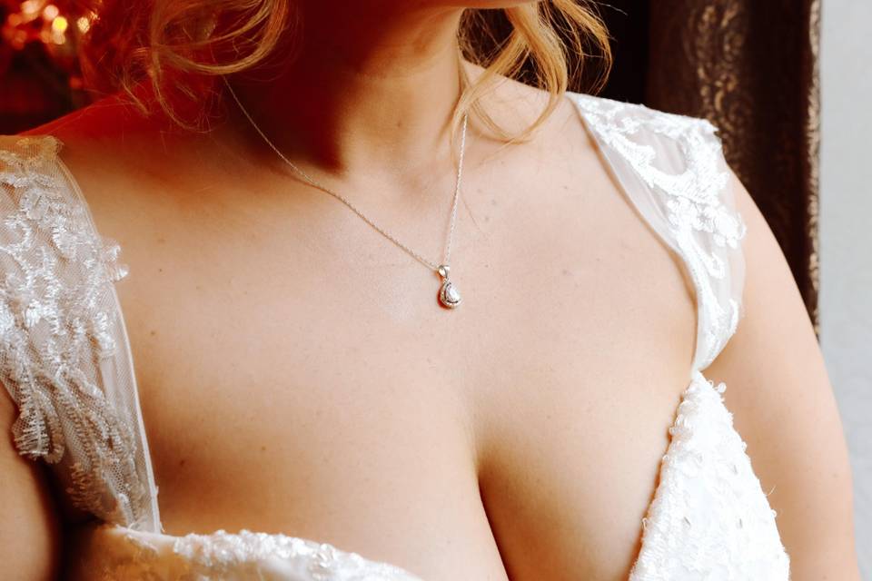 Pearl drop necklace