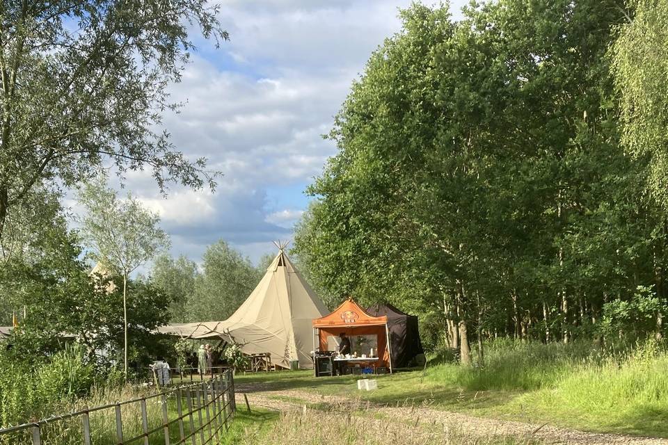 Approach to the Tipis