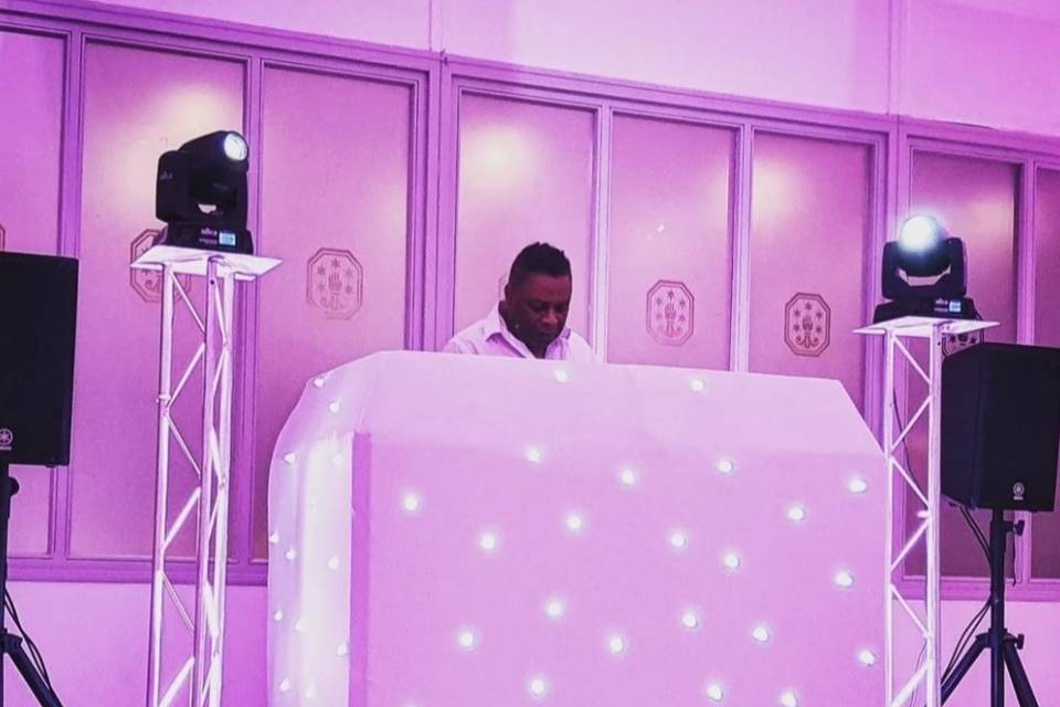 Neil spinning the tunes