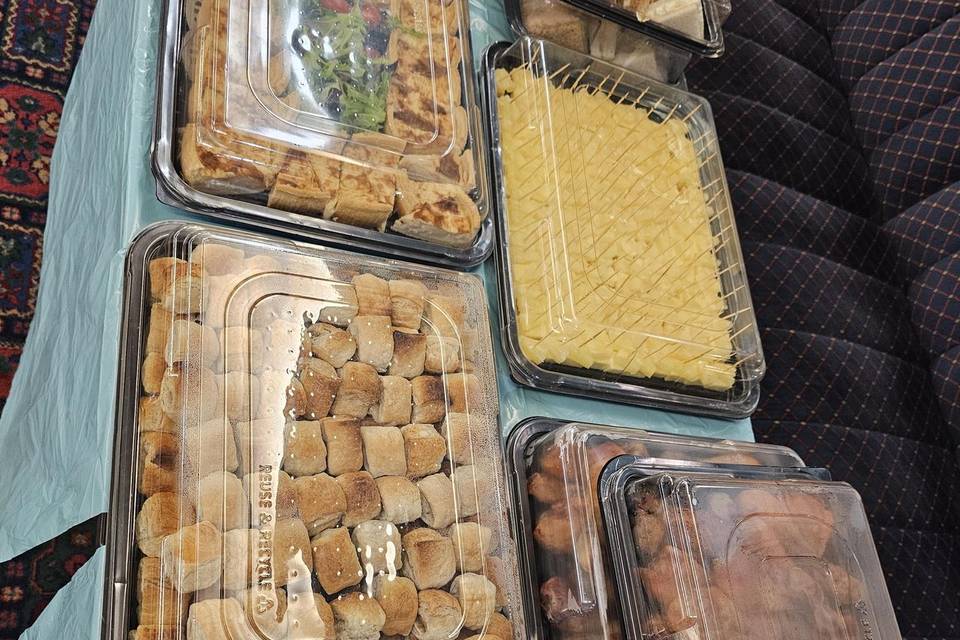 Buffet food