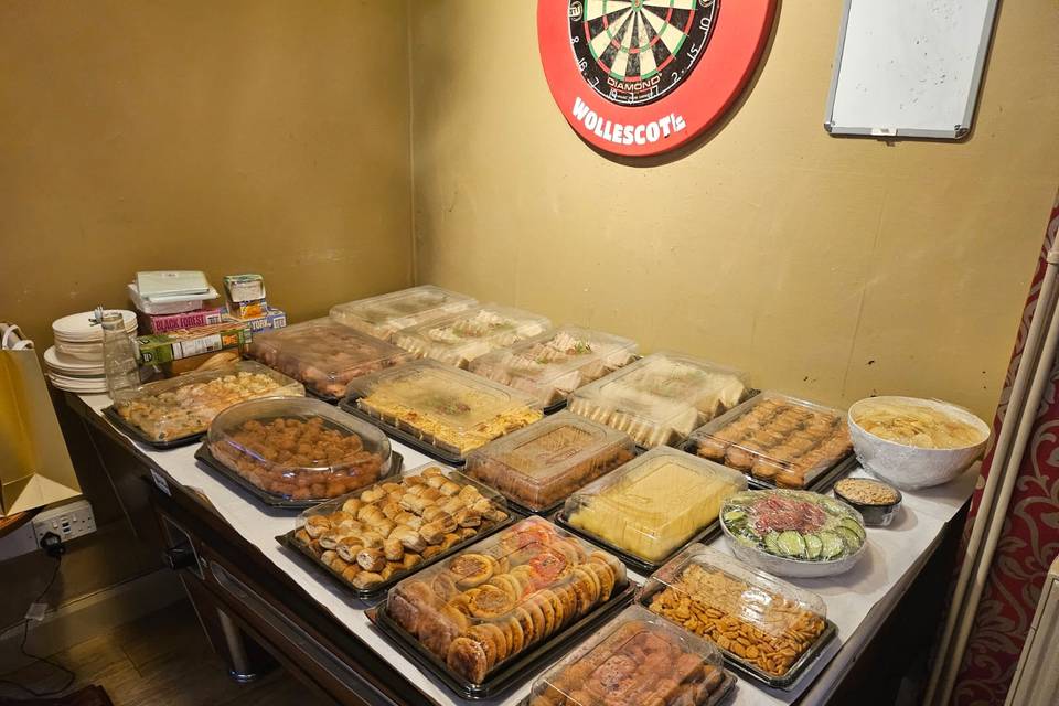 Buffet food