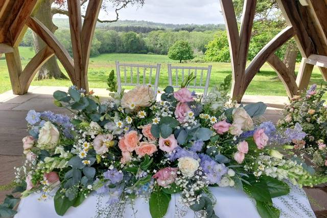 Table arrangement