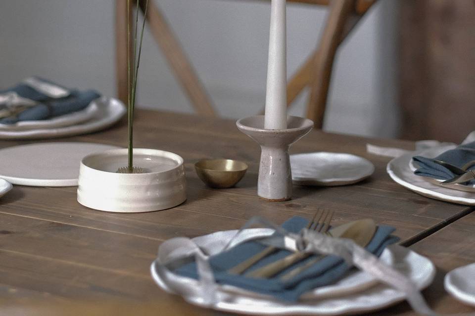 Minimal Table Centre