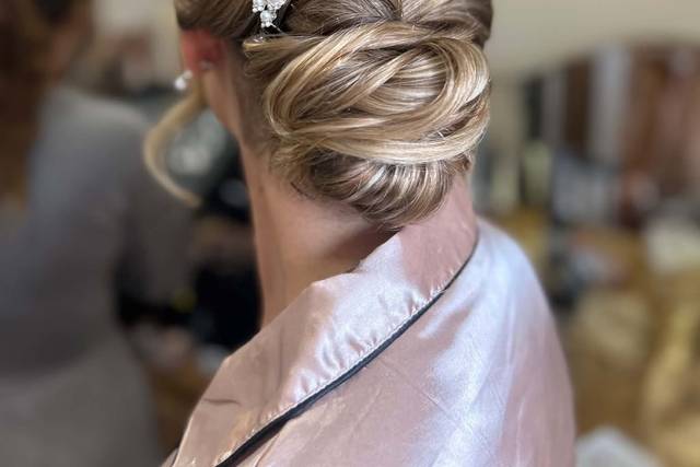 Textured low bun