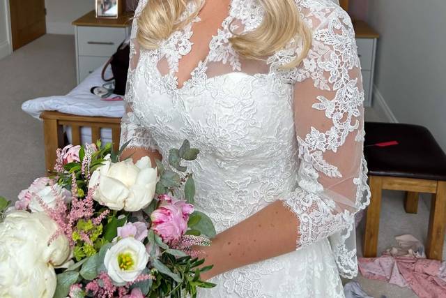 A beautiful bridal downdo