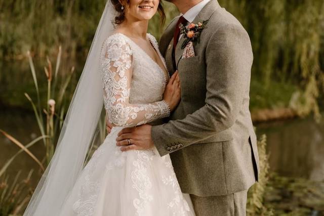 Bridal hair & makeup by me