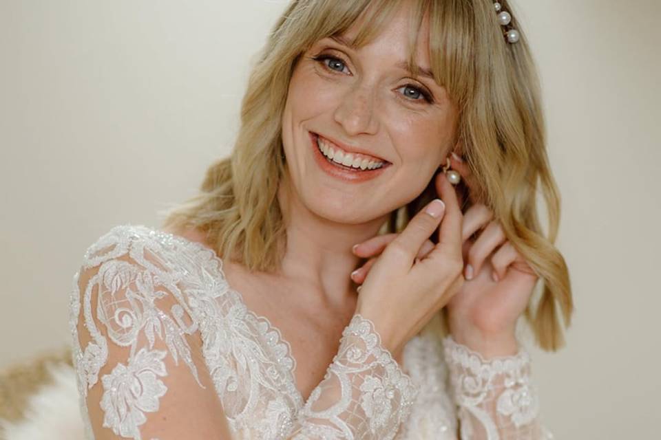 Bridal hair & makeup by me