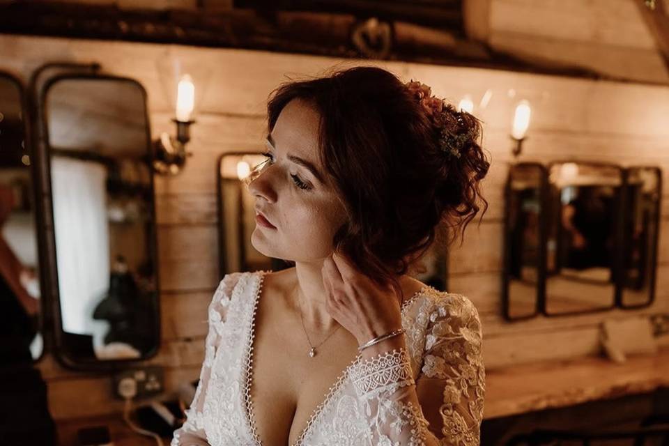 Bridal hair & makeup by me