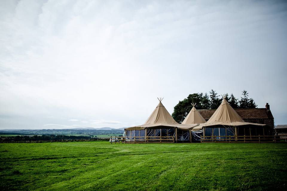 High Barn tipi wedding