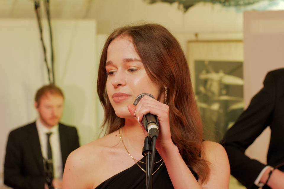 Kate Singing in Gecko Groove