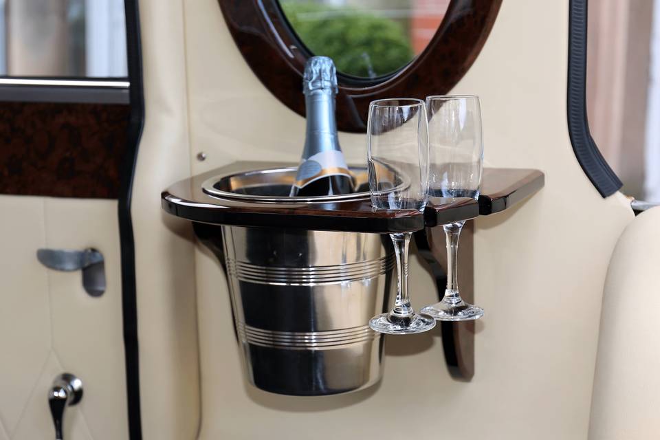 Champagne holder