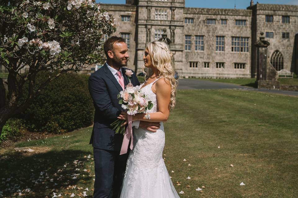 Photographs with bouquet