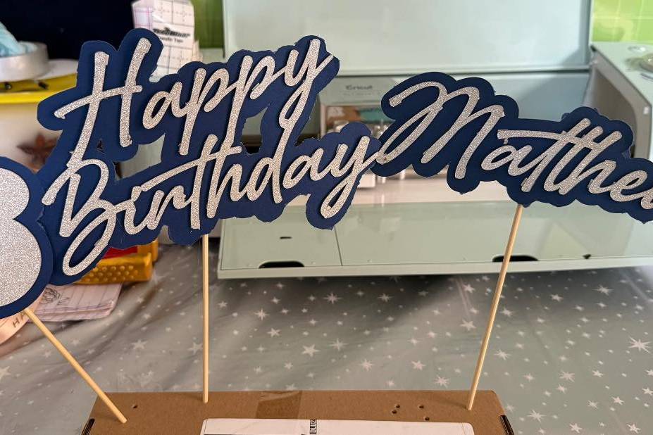 Cake topper