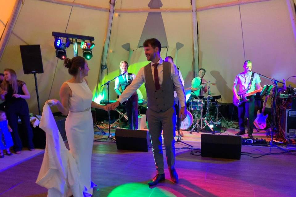Tipi setting