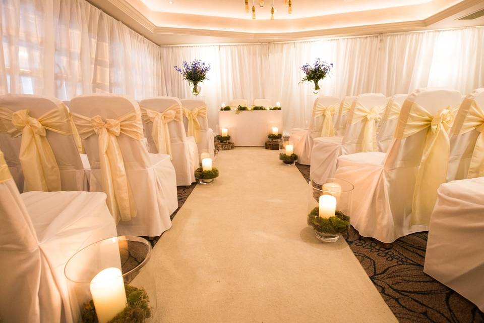 Intimate setting to say 'I do'