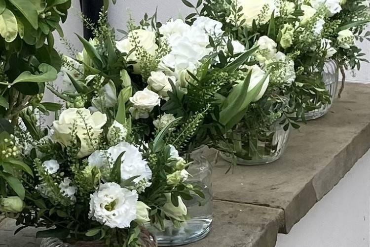 White roses and eustoma