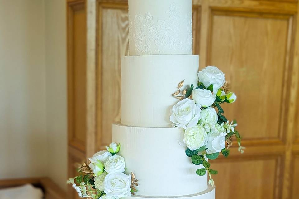 4 tier all white wedding cake