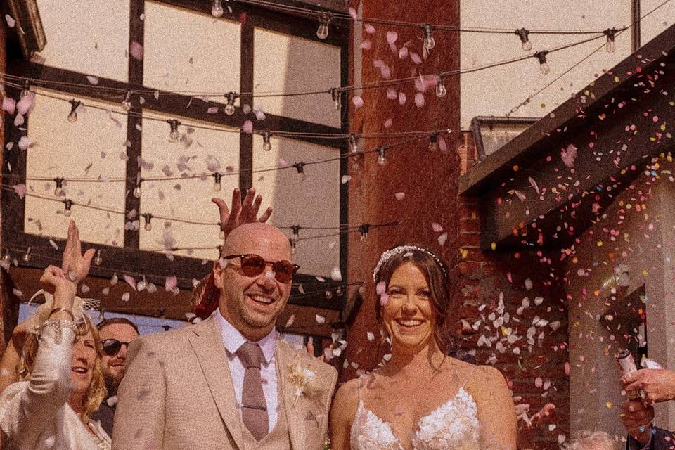 Cobbles confetti photography
