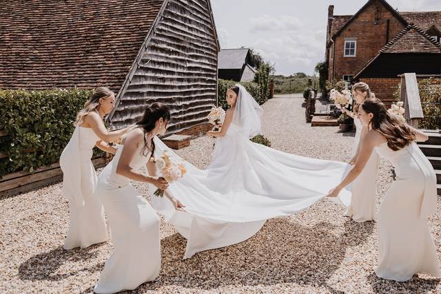Silchester Farm, Bridesmaids