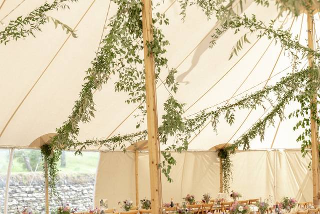Wildly Natural Wedding Flowers