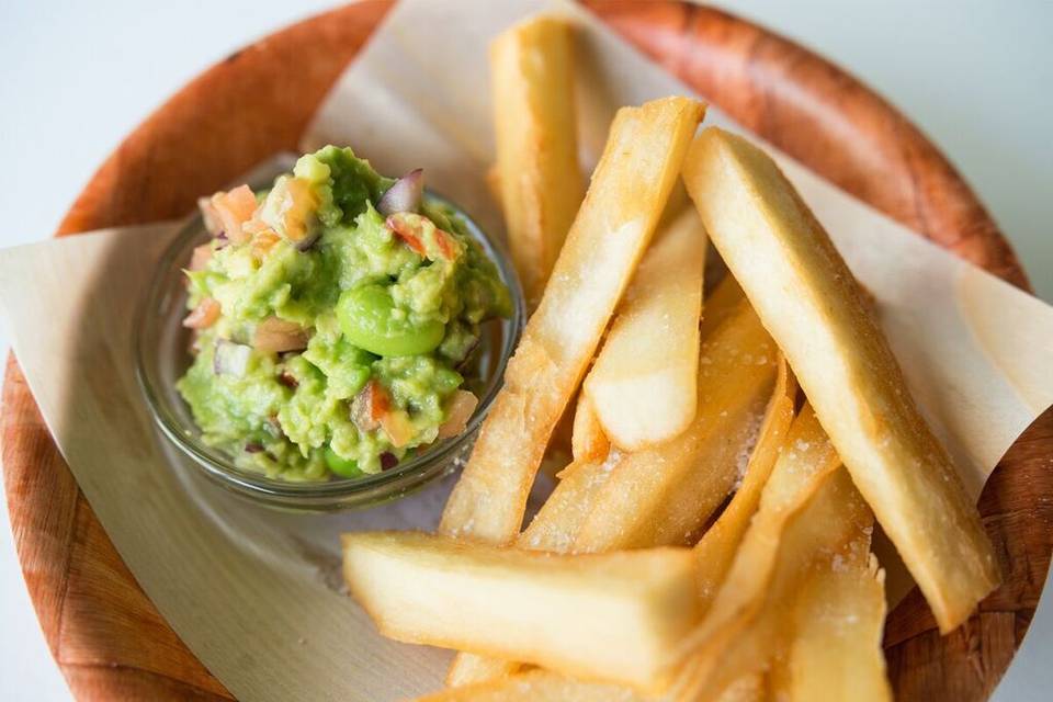 Yuca Frita & Edamole